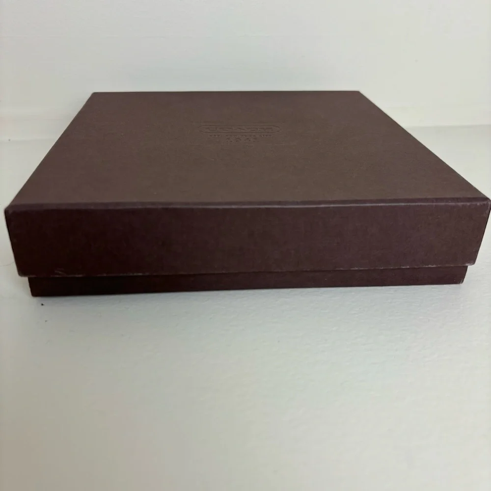 Coach Box - Picture 5 of 9